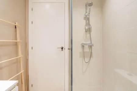 Apartment Modern-getaway-spa-pools-5301 *