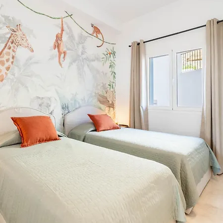 Apartment Modern-getaway-spa-pools-5301