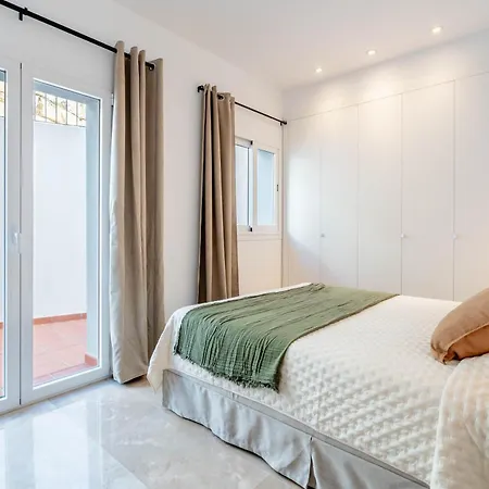 Apartment Modern-getaway-spa-pools-5301