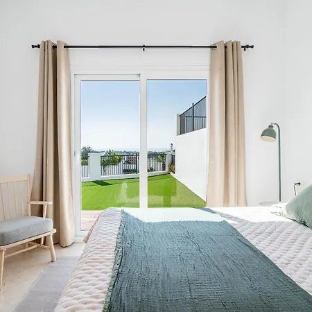 Apartment Modern-getaway-spa-pools-5301